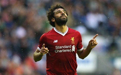 飞亚体育焦点-B席说夺冠后全市放假三天