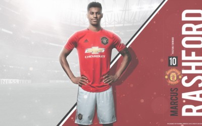 飞亚体育焦点-B席赛后安慰队友