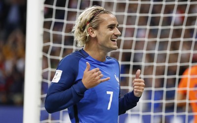 飞亚体育动态-克拉马里奇争议手球逃过判罚