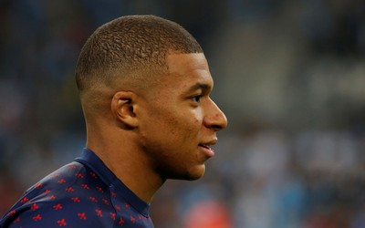 飞亚体育热议-奥纳纳失误后获全队拥抱更衣室力挺门将